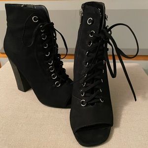 Gently worn Steve Madden booties